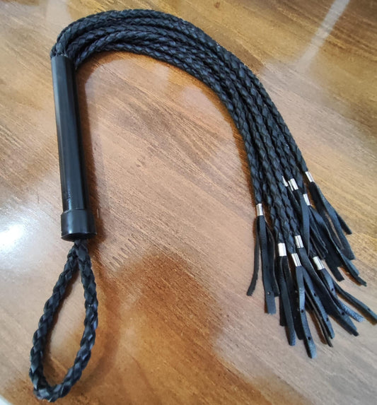 Bad Wolf Medusa Flogger